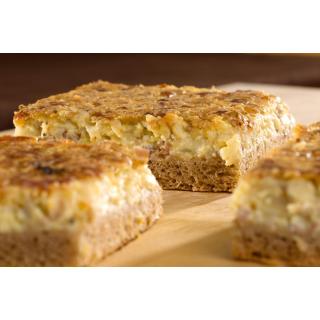 Zwiebelkuchen m. Schinkenspeck